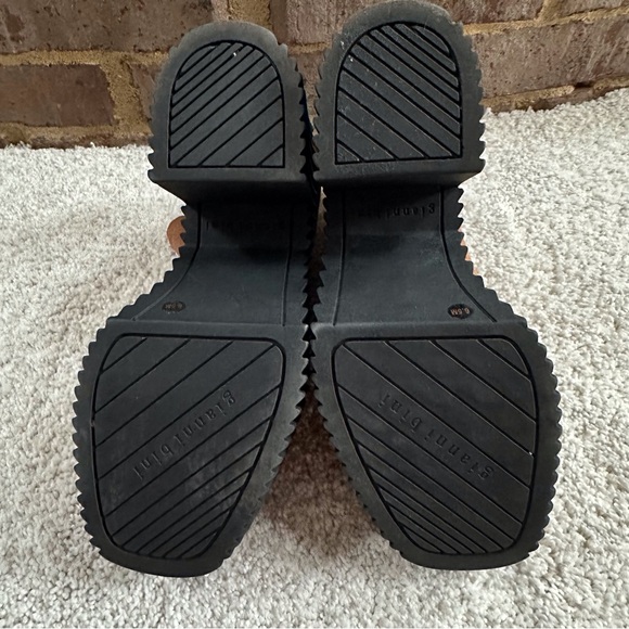 Gianni Bini Ryker Suede Lug Sole Platform Booties - Picture 5 of 11